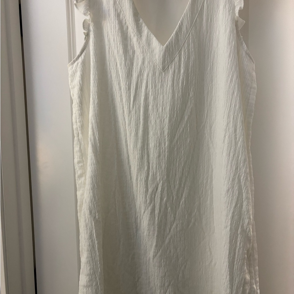 White Sleeveless V-Neck Dress